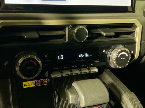 Used 2024 Toyota Tacoma TRD Off-Road w/ TRD Off Road Upgrade Package image 27