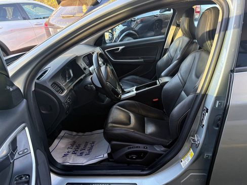 Used 2018 Volvo S60 T5 Dynamic FWD image 11