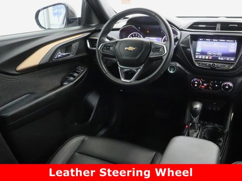 Used 2021 Chevrolet TrailBlazer ACTIV w/ Technology Package image 32