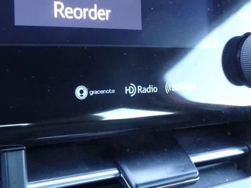 Used 2022 Toyota Avalon XLE image 30