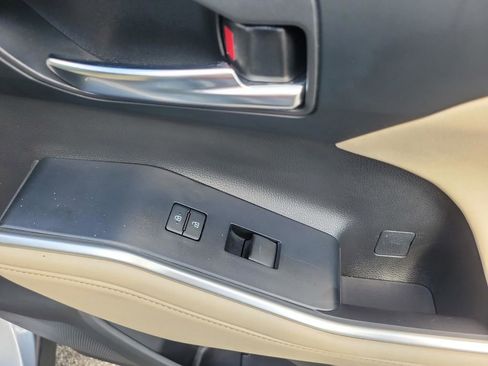 Used 2023 Toyota Highlander XLE image 19