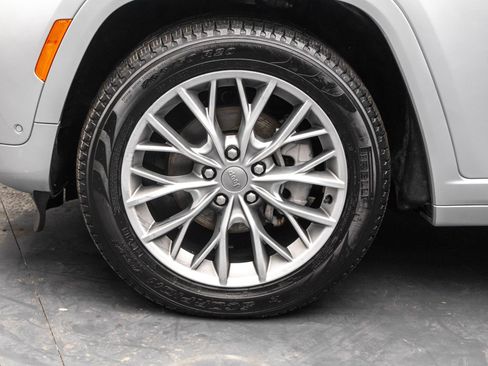 Used 2023 Jeep Grand Cherokee Summit w/ Luxury Tech Group V image 46