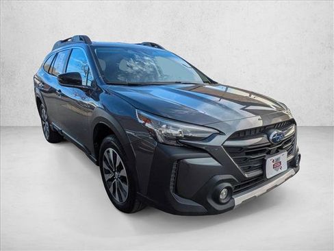 Used 2025 Subaru Outback Limited image 3