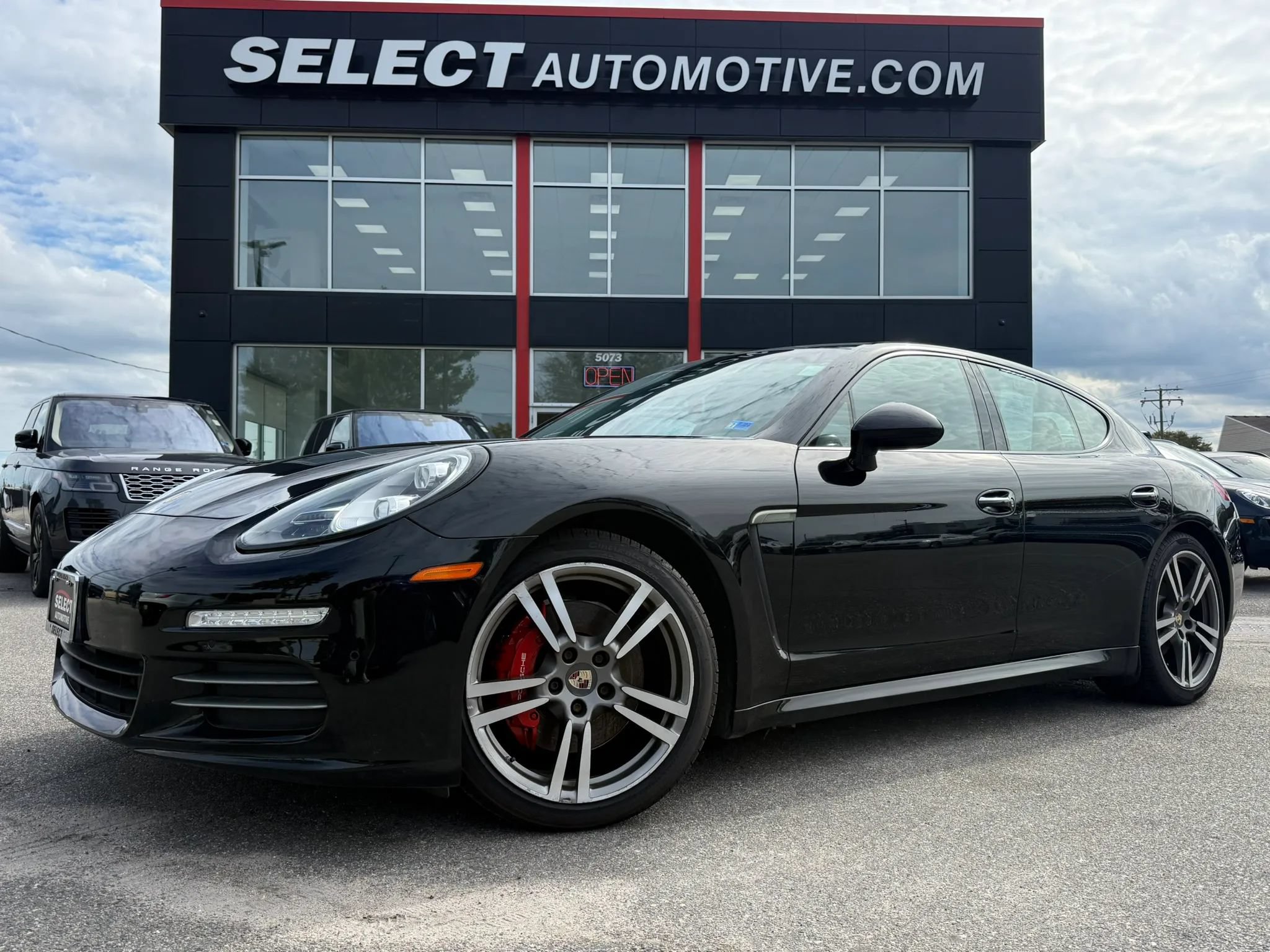 Used 2015 Porsche Panamera 4 AWD/4WD image 1