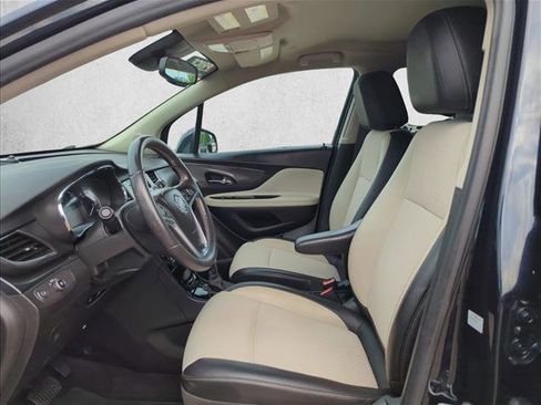 Used 2022 Buick Encore Preferred AWD/4WD image 16