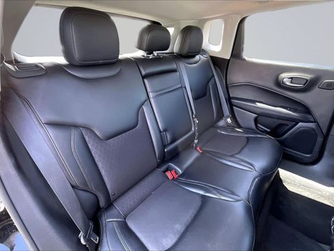 Used 2018 Jeep Compass Latitude w/ Popular Equipment Group FWD image 27
