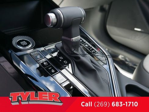 Used 2025 Kia Niro SX image 38