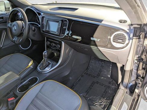 Used 2018 Volkswagen Beetle 2.0T Dune image 20