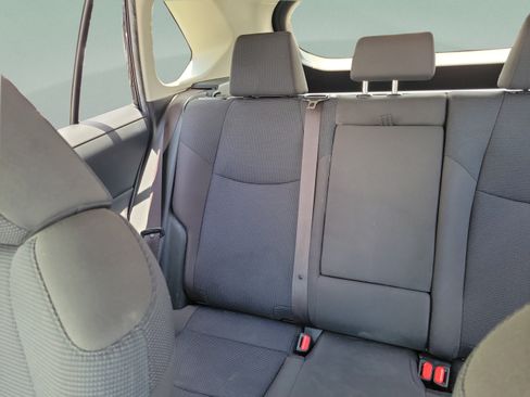Used 2019 Toyota RAV4 LE FWD image 8