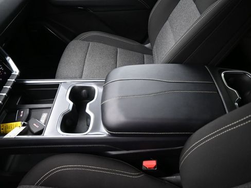 Used 2025 GMC Acadia Elevation image 16