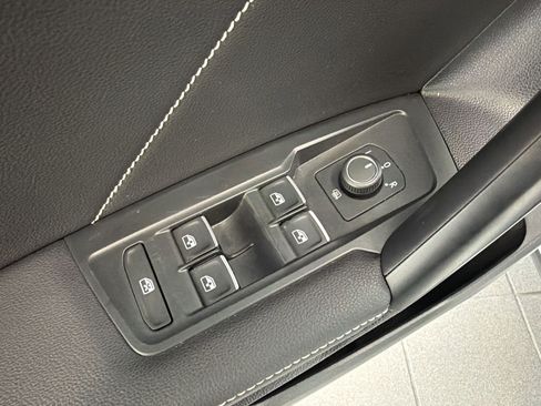 Used 2023 Volkswagen Tiguan SE R-Line FWD image 13