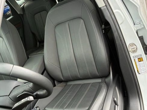 Used 2023 Audi Q5 2.0T Premium w/ Convenience Package image 18