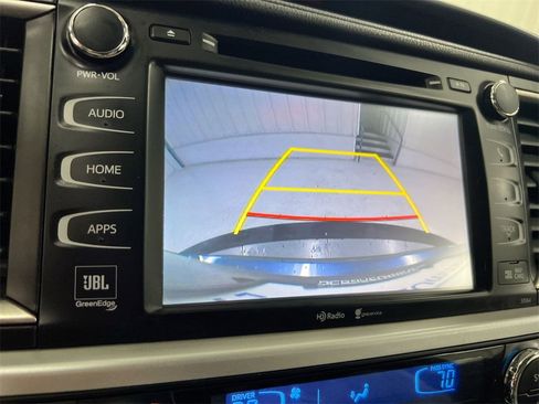 Used 2015 Toyota Highlander Limited image 14