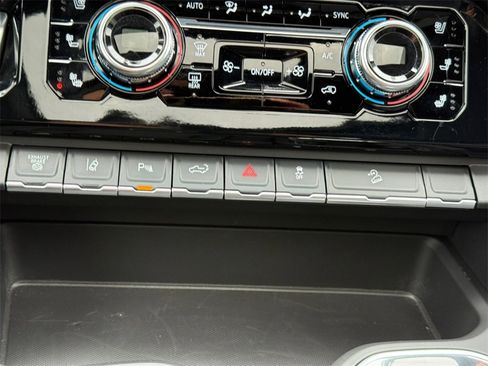 Used 2025 GMC Sierra 2500 Denali image 18