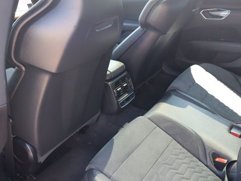 Used 2022 Audi e-tron GT Premium Plus AWD/4WD image 18