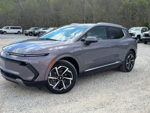 Used 2024 Chevrolet Equinox EV LT image 4