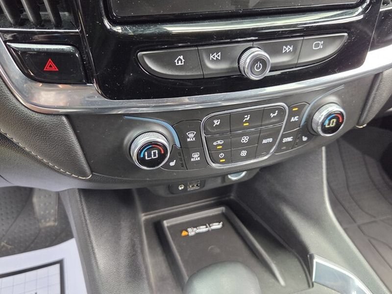 Used 2023 Chevrolet Traverse LT w/ LT Premium Package FWD image 21