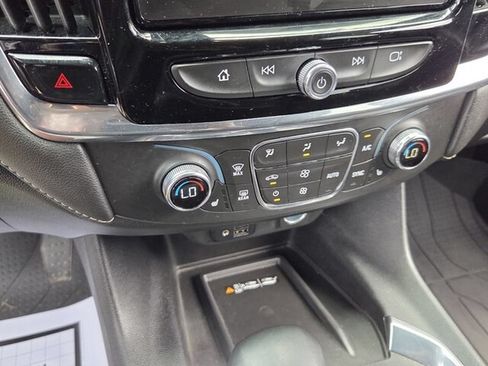 Used 2023 Chevrolet Traverse LT w/ LT Premium Package FWD image 21