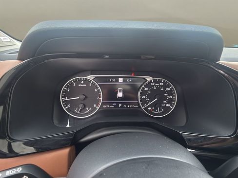 Used 2022 Nissan Pathfinder Platinum w/ Cargo Package image 13