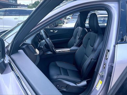 Used 2026 Volvo XC60 B5 Plus AWD/4WD image 33