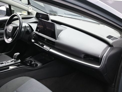Used 2024 Toyota Prius LE image 33