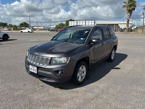 Used 2016 Jeep Compass Latitude FWD image 3