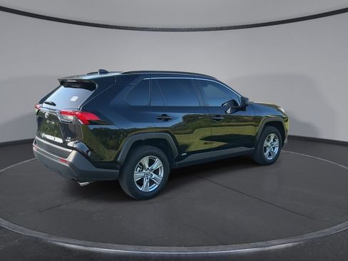 Certified 2025 Toyota RAV4 LE AWD/4WD image 8