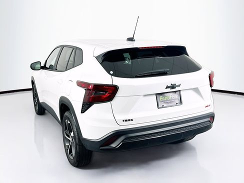 Used 2024 Chevrolet Trax RS image 5