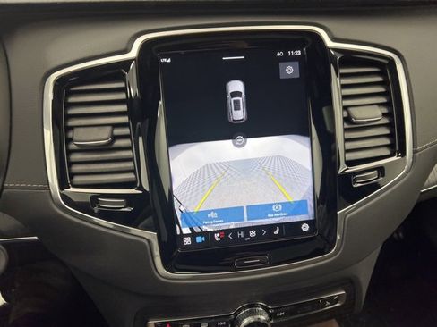 New 2025 Volvo XC90 T8 Ultra w/ Protection Package Premier image 18