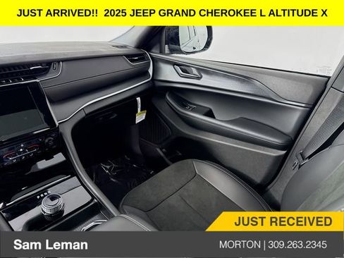 New 2025 Jeep Grand Cherokee L Altitude image 23