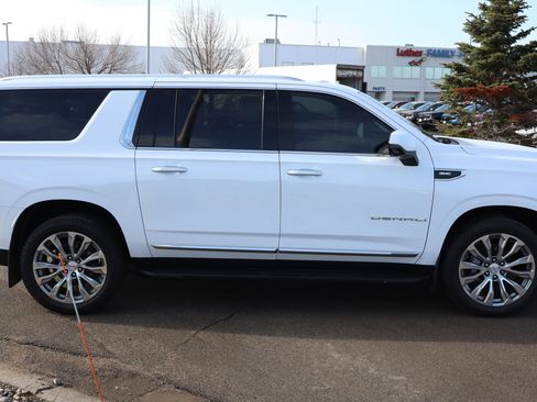 Certified 2022 GMC Yukon XL Denali image 8