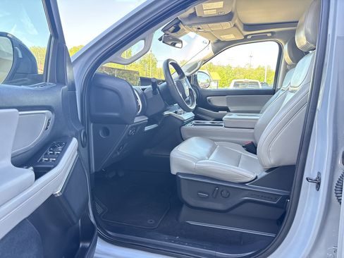 Used 2025 Ford Expedition Active AWD/4WD image 15