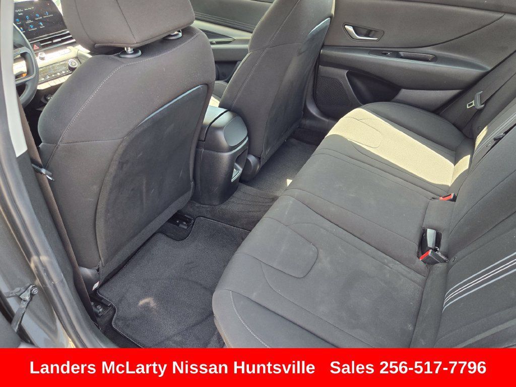 Used 2024 Hyundai Elantra SEL FWD image 15