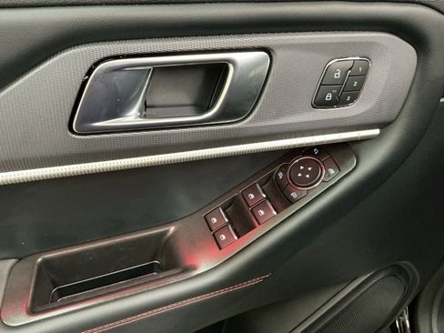 Used 2025 Ford Explorer ST-Line w/ Premium Package image 16