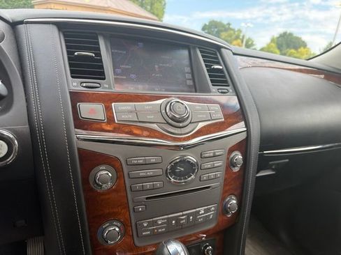 Used 2015 INFINITI QX80 4WD w/ Deluxe Technology Package image 14
