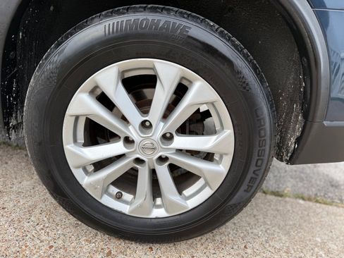Used 2015 Nissan Rogue SV AWD/4WD image 21