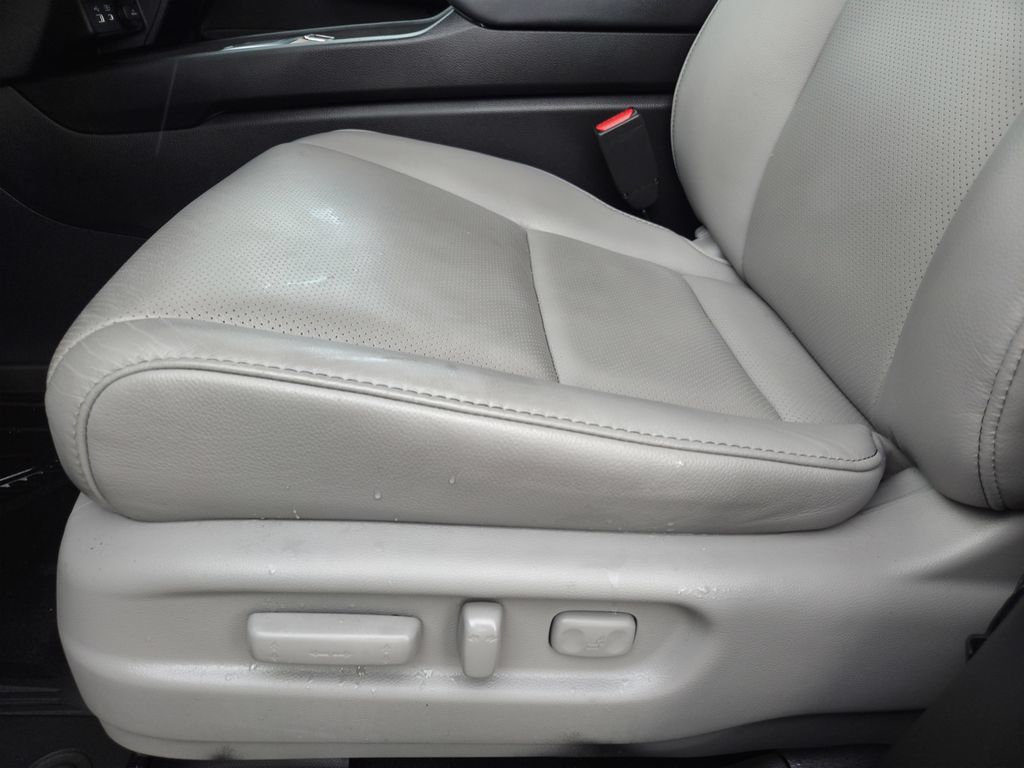 Certified 2025 Honda Passport EX-L image 15