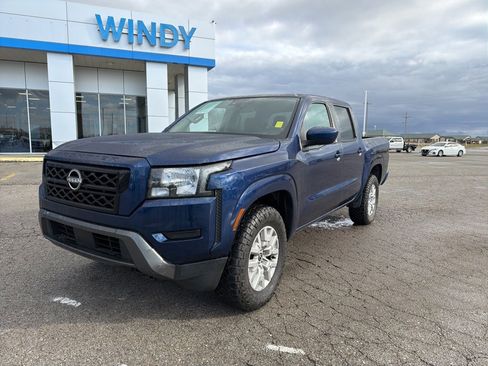 Used 2022 Nissan Frontier SV image 1