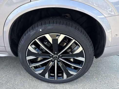 New 2026 Volvo XC90 B6 Plus w/ Protection Package Premier AWD/4WD image 5