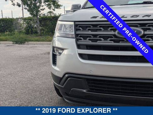 Used 2019 Ford Explorer XLT w/ Equipment Group 202A FWD image 10