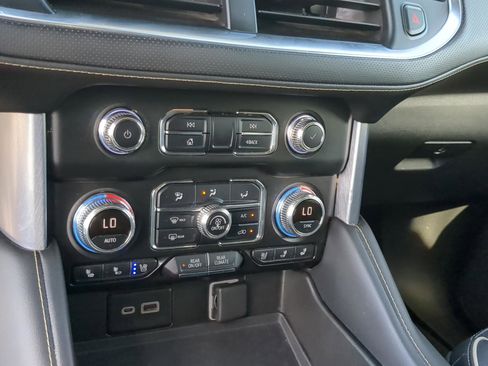 Used 2022 GMC Yukon SLT w/ SLT Luxury Package RWD image 18