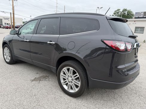 Used 2015 Chevrolet Traverse LT w/ Style and Technology Package FWD image 5