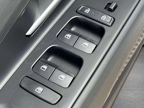 New 2025 Hyundai Elantra Blue image 24