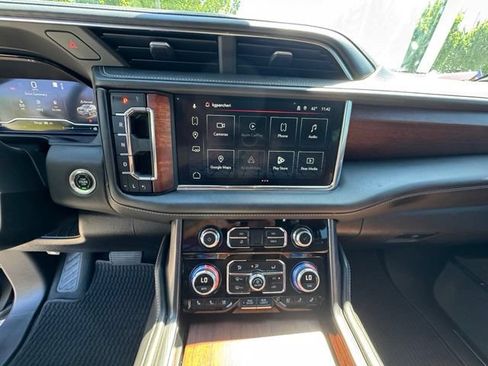 Used 2023 GMC Yukon Denali Ultimate AWD/4WD image 26
