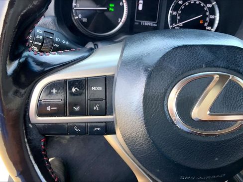 Used 2020 Lexus GX 460 Premium w/ Premium Package image 24