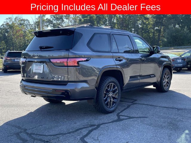 Used 2023 Toyota Sequoia Platinum AWD/4WD image 5