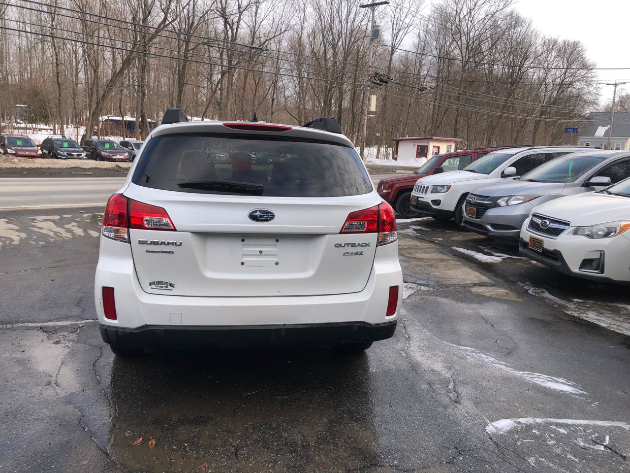 Used 2014 Subaru Outback 2.5i Premium AWD/4WD image 6