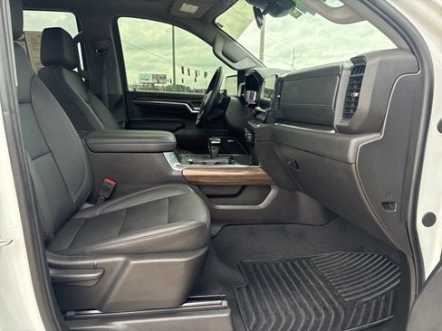 Used 2024 Chevrolet Silverado 1500 LT Trail Boss w/ LT Trail Boss Premium Package image 10