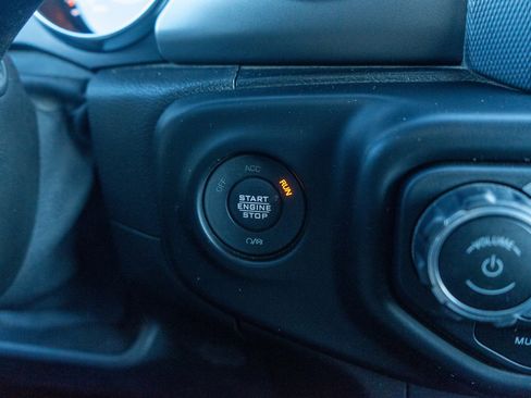 Used 2022 Jeep Gladiator Sport image 21