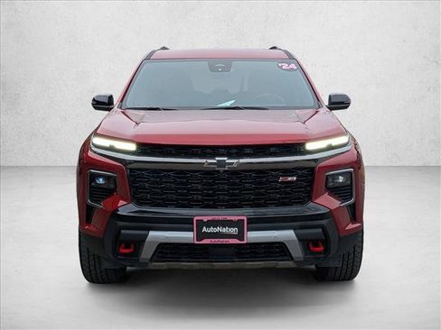 Used 2024 Chevrolet Traverse Z71 w/ Enhanced Driving Package image 2